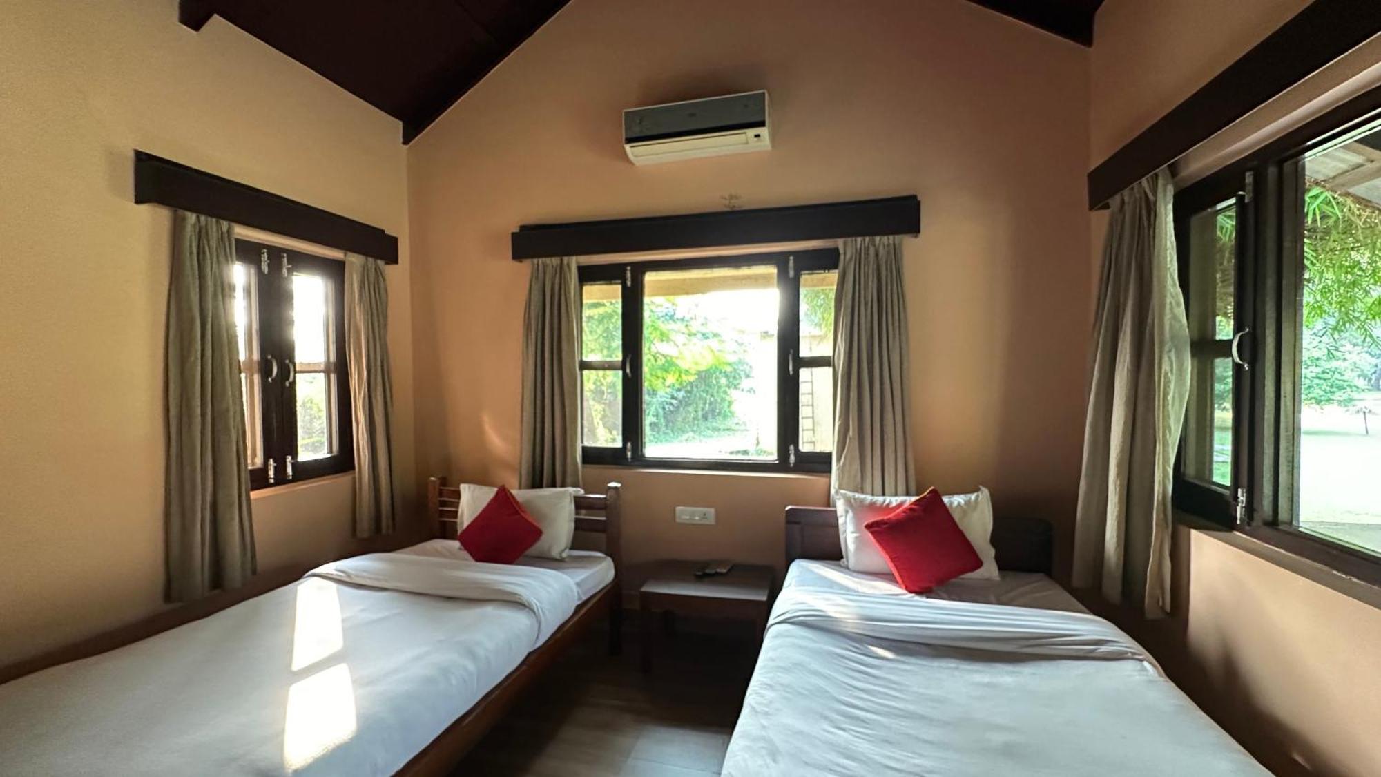 Lumbini Buddha Garden Resort Екстер'єр фото